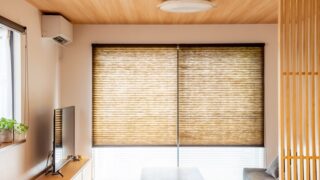 和紙調プリーツスクリーンで和モダンな空間に。タチカワ「ペルレ」の施工事例