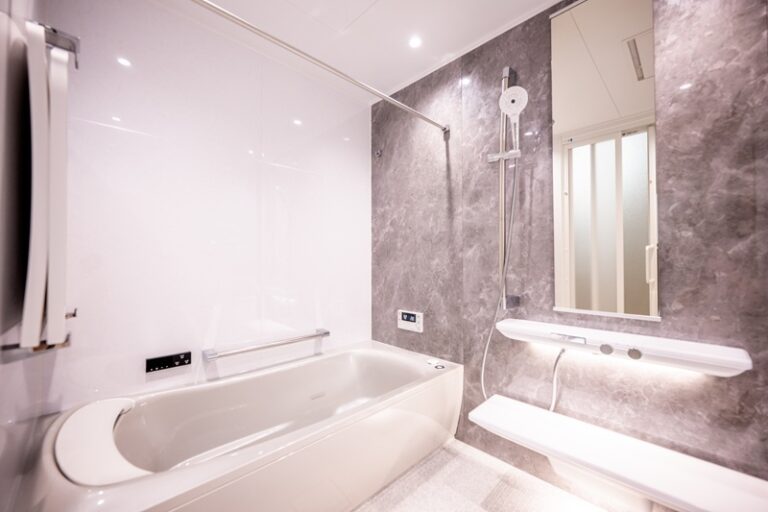 ユニオンショールームにある、実際に入れるお風呂のTOTOシンラ