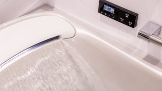 TOTOシンラのリフォームで叶える極上バスタイム｜TOTO「肩楽湯・腰楽湯」で癒しのひとときを