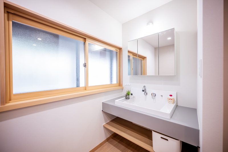 LIXIL洗面化粧台カスタムバニティを設置した事例
